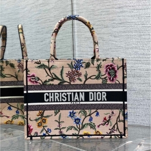 DIOR 디올 2023 자수 북 토트백 36CM