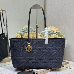 Dior 디올 2024 뚜주흐백 37CM