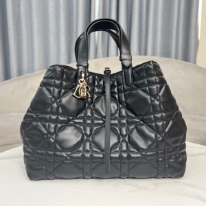 Dior 디올 2023 뚜주흐백 37CM