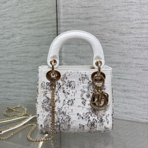 Dior 디올 2024 레이디백 / 24CM