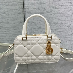 Dior 디올 2024 미니 닥터백 20CM