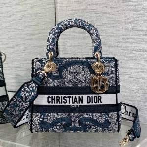 Dior 디올 2025 Lady D-Lite 미듐 24CM