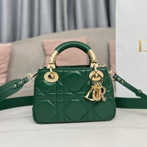 Dior 디올 2023 LADY 95.22 백 19CM