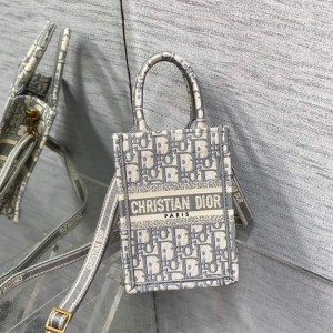 Dior 디올 2023 북 토트 미니 휴대폰백 18CM