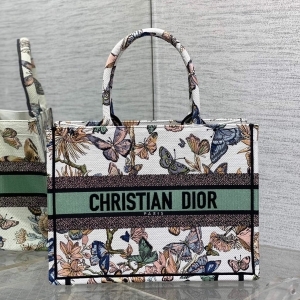Dior 디올 2023 자수 북 토트백 36CM