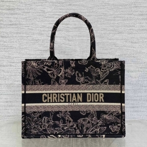 Dior 디올 2023 자수 북 토트백 36CM