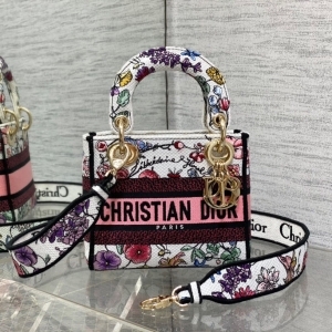 Dior 디올 2023 자수 레이디 D-LITE 미니 17cm