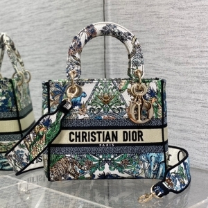 Dior 디올 2023 자수 레이디 D-LITE 미듐 24cm