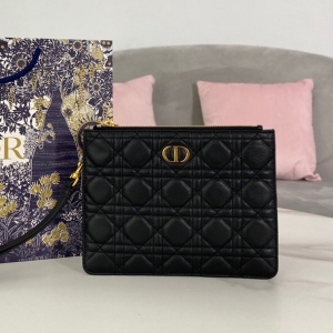 Dior 디올 2024 카로 데일리 파우치백 21CM
