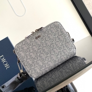 Dior 디올 2024 크로스백 17CM