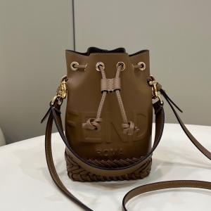 FENDI 펜디 2023 몬트레조 버킷백 20CM