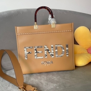 FENDI 펜디 2023 선샤인 쇼퍼백 35CM