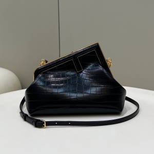 FENDI 펜디 2023 퍼스트 백 26CM