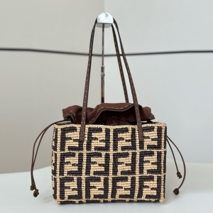 Fendi 펜디 2024 라피아 스몰 롤 23CM