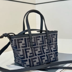 Fendi 펜디 2024 롤 미니백 15.5CM