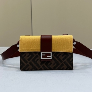 Fendi 펜디 2023 미니 바게트백 16CM