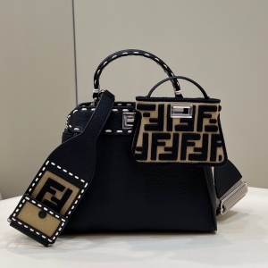 Fendi 펜디 2024 미니 피카부백 23CM