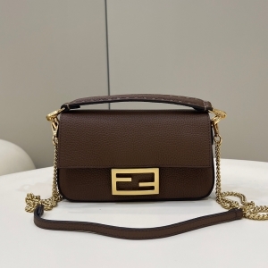 Fendi 펜디 2023 바게트 숄더백 20CM