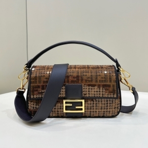 Fendi 펜디 2024 바게트 숄더백 28CM