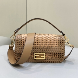 Fendi 펜디 2024 바게트 숄더백 27CM