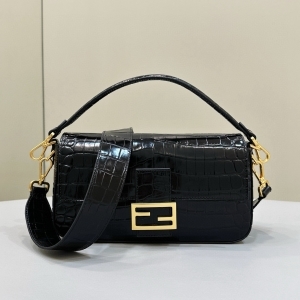Fendi 펜디 2024 바게트 숄더백 27CM