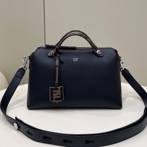 Fendi 펜디 2023 바이더웨이 보스턴백 28CM