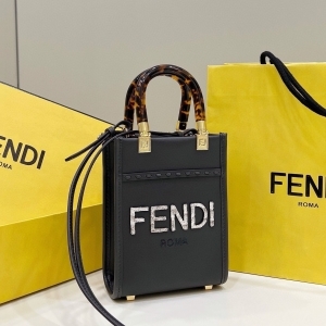 Fendi 펜디 2024 선샤인 미니 쇼퍼백 18CM