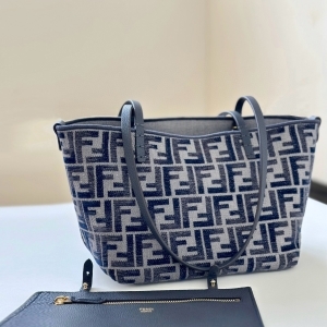 Fendi 펜디 2024 스몰 롤 백 24CM
