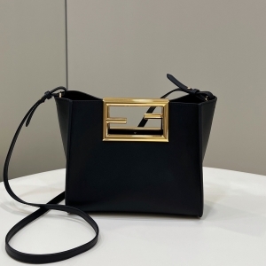 Fendi 펜디 2023 웨이백 19CM