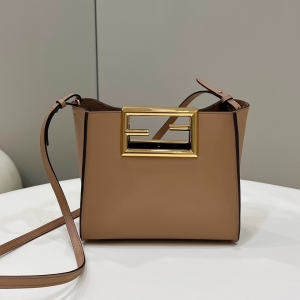 Fendi 펜디 2023 웨이백 19CM