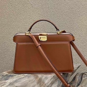 Fendi 펜디 2024 피카부 아이씨유백 (악세사리 불포함) 29CM