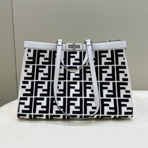 Fendi 펜디 2023 피카부 X 토트백 41cm