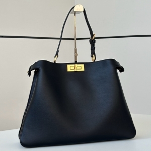 Fendi 펜디 2024 피카부 소프트 라지 40.5CM