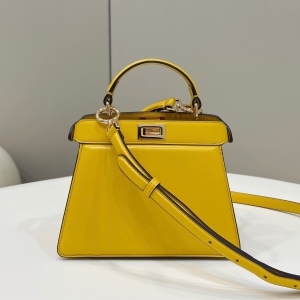 Fendi 펜디 2023 피카부 아이씨유 쁘띠백 20CM