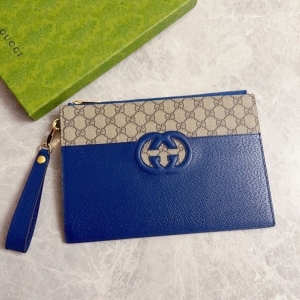 GUCCI 구찌 2023 컷아웃 인터로킹 G 파우치 723320 30.5CM