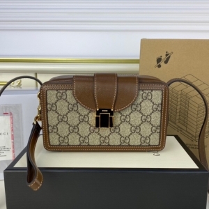 GUCCI 구찌 2023 GG 클래스프 클로저 미니백 614368 18CM