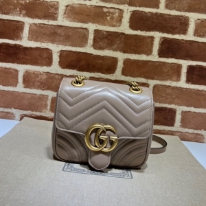 Gucci 구찌 2023 GG 마몬트 마틀라세 미니백 739682 18CM
