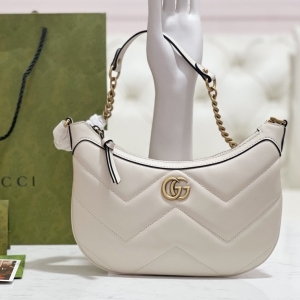 Gucci 구찌 2024 GG 마몬트 숄더백 26CM