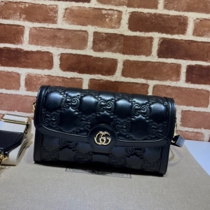 Gucci 구찌 2023 GG 마틀라세 숄더백 724529 25.5CM