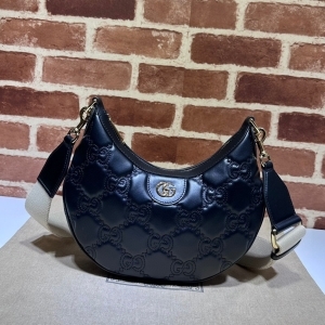 Gucci 구찌 2023 GG 마틀라세 숄더백 739709 27CM