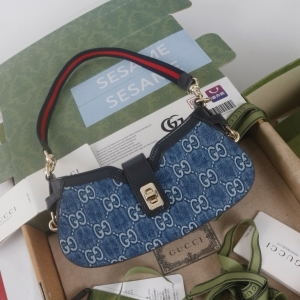 Gucci 구찌 2024 문 사이드 미니 숄더백 24CM