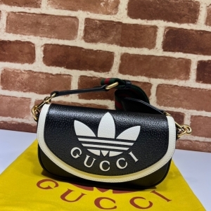 Gucci ADIDAS 구찌 아디다스 2023 콜라보 레더 미니백 727791 20.5CM