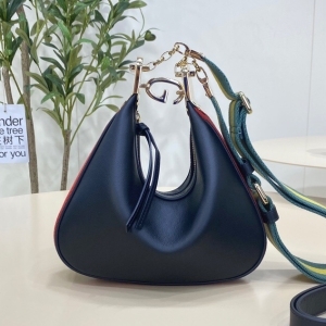Gucci 구찌 2023 아따슈 스몰 숄더백 23CM