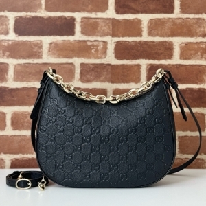 Gucci 구찌 2024 GG 엠블럼 미디엄 숄더백 32CM