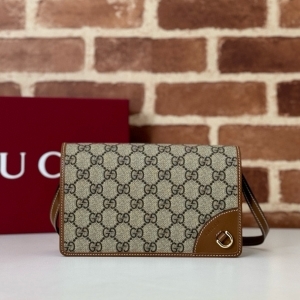 Gucci 구찌 2024 GG 엠블럼 수퍼 미니 숄더백 20CM