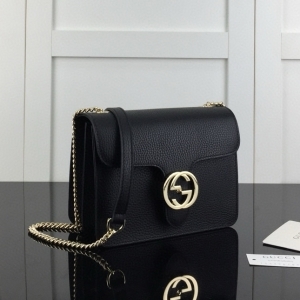 Gucci 구찌 2024 인터로킹 GG 체인 숄더백 20CM