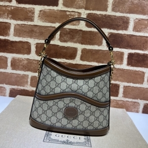 Gucci 구찌 2024 인터로킹 G 숄더백 25CM
