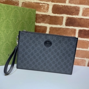 Gucci 구찌 2023 인터로킹 G 디테일 클러치 30.5CM