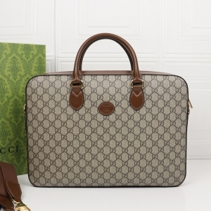 Gucci 구찌 2024 인터로킹 G 브리프케이스 41CM