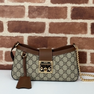 Gucci 구찌 2024 패들락 스몰 숄더백 27CM